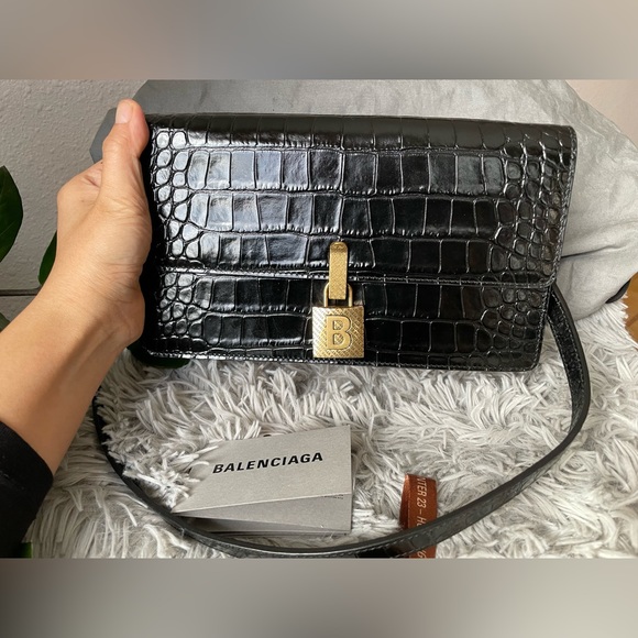 BALENCIAGA Medium Lock Shoulder Bag - Picture 12 of 16